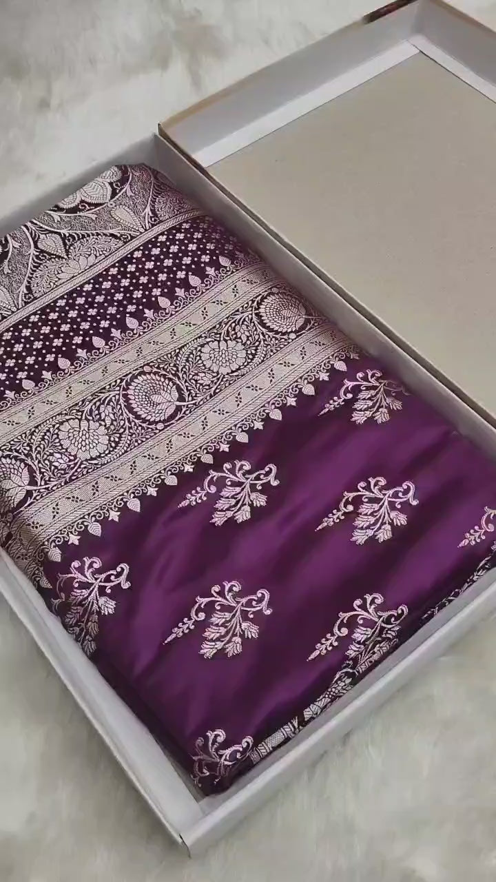 Mashroo Silk Banarasi Saree with gold zari work