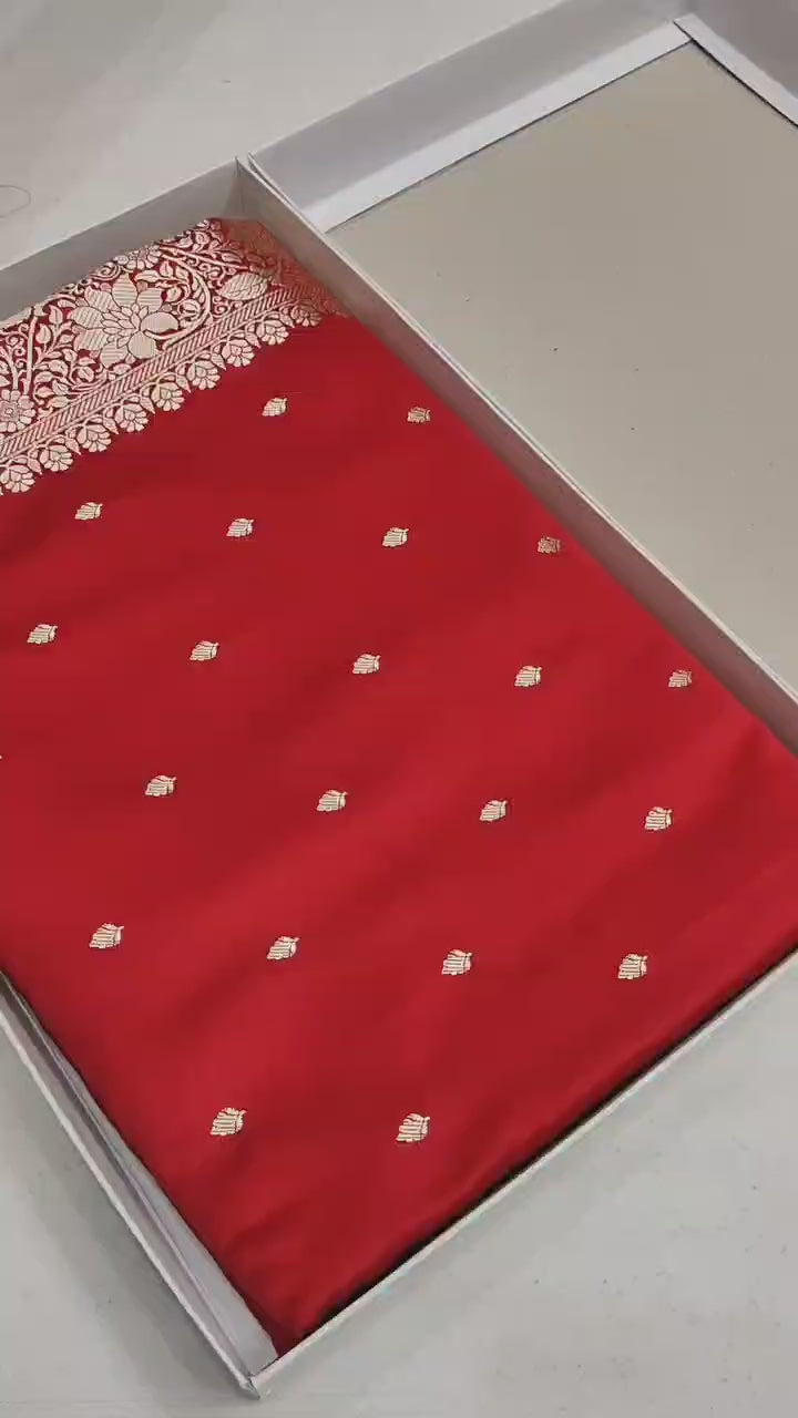 Mashroo Silk Banarasi Saree with gold zari work