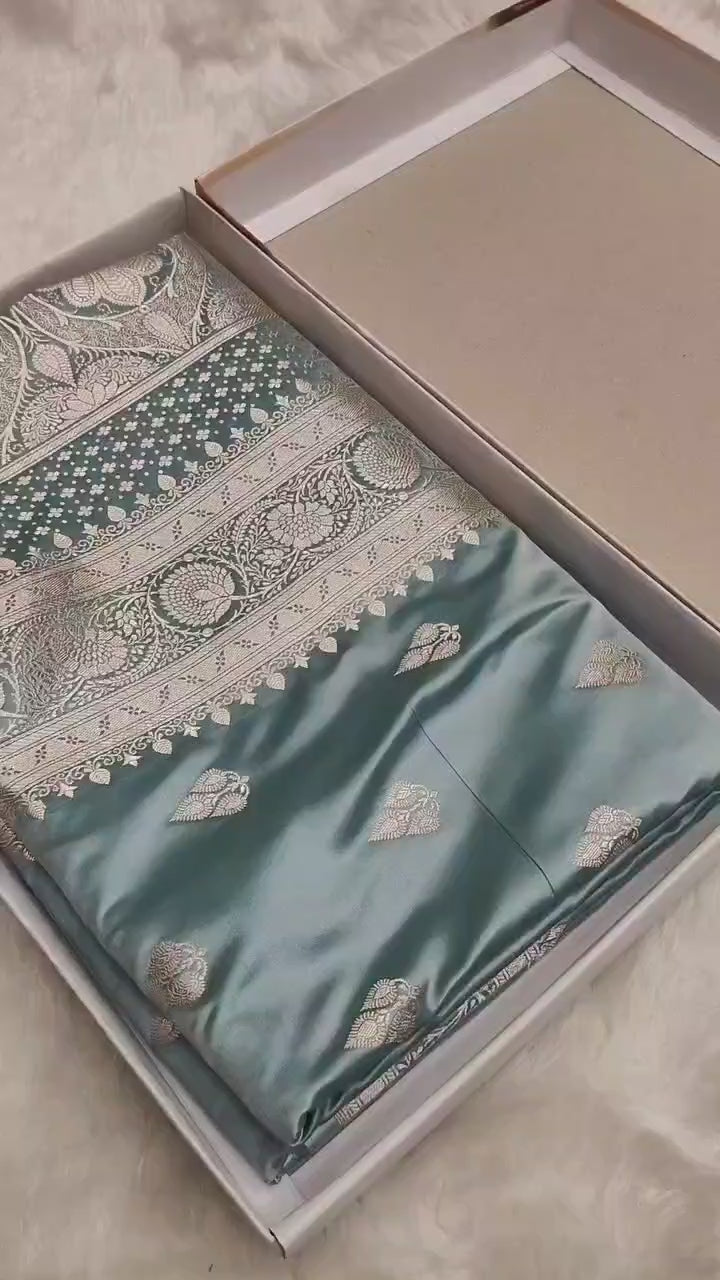 Mashroo Silk Banarasi Saree with gold zari work