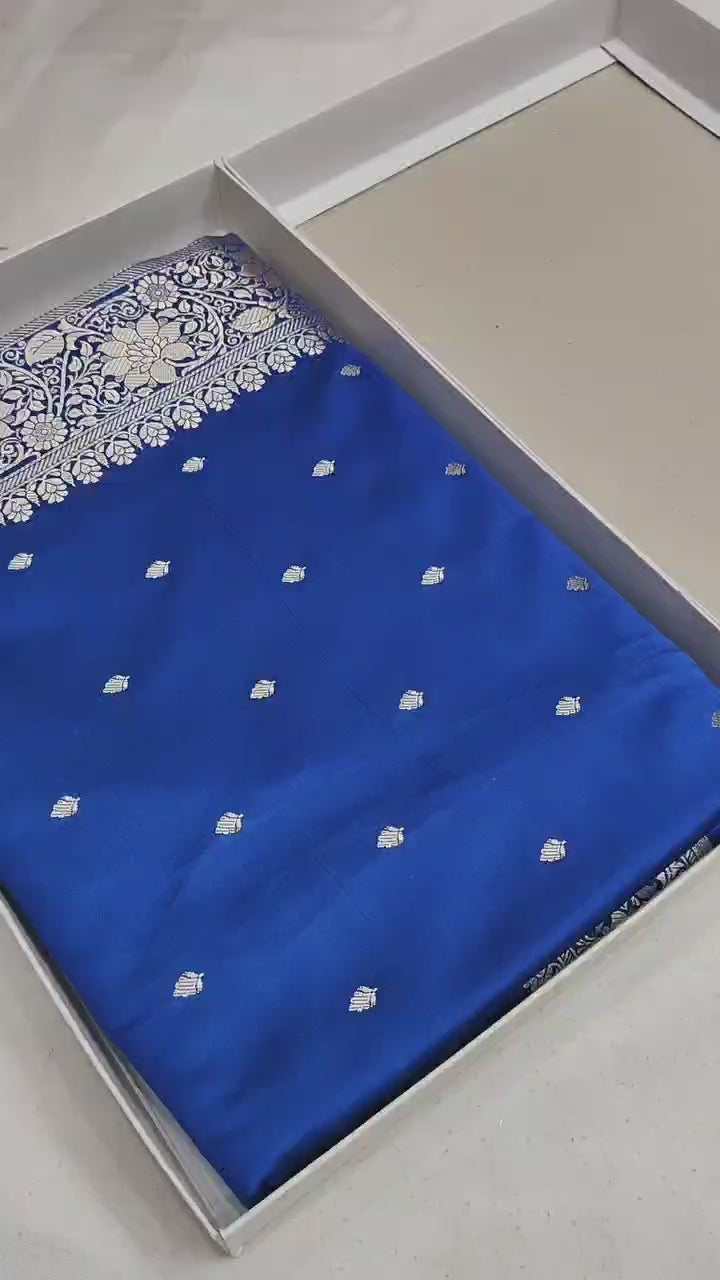 Mashroo Silk Banarasi Saree with gold zari work