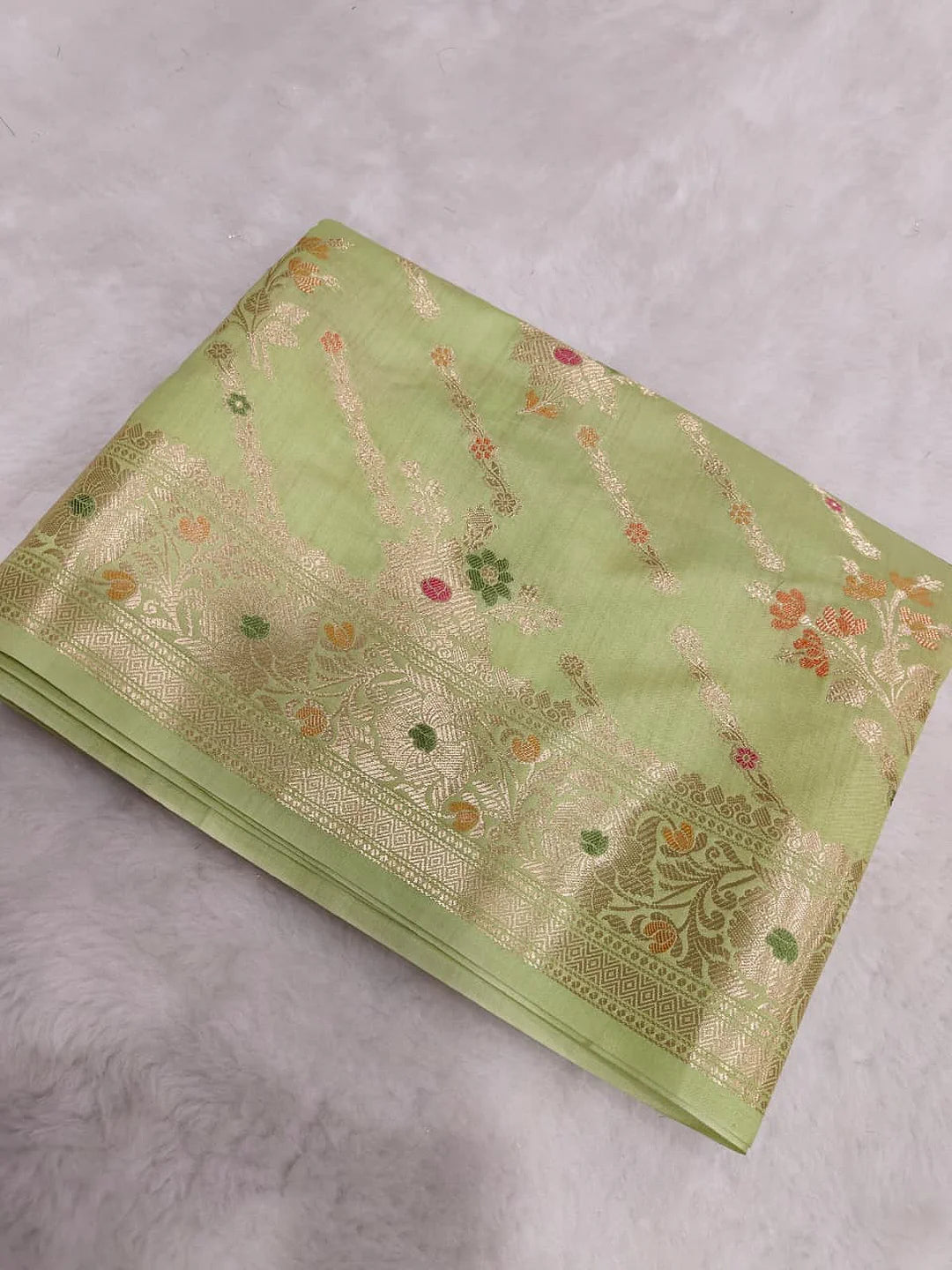 Pure Chiniya Silk Banarasi Saree | Floral Zari Woven Saree from Varanasi - close up zari border of Pure Chiniya Katan Silk Banarasi Saree