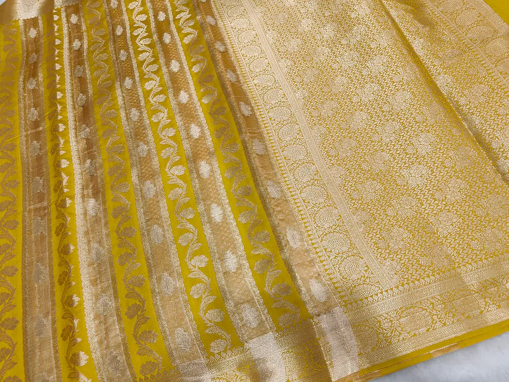 Pure Chiniya Silk Banarasi Saree | Kadhua Zari Weave Luxury Saree from Varanasi - close up zari border of Pure Chiniya Katan Silk Banarasi Saree