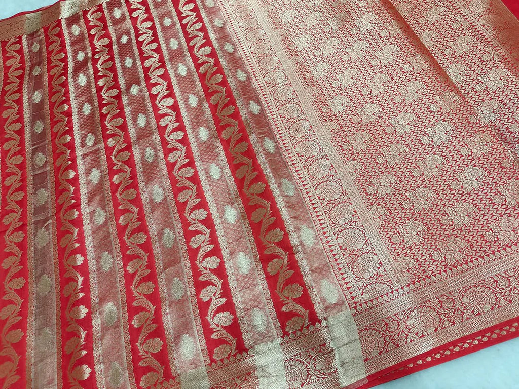 Pure Chiniya Silk Banarasi Saree | Mughal Jaal Zari Weave from Varanasi - pallu detail of Pure Chiniya Katan Silk Banarasi Saree