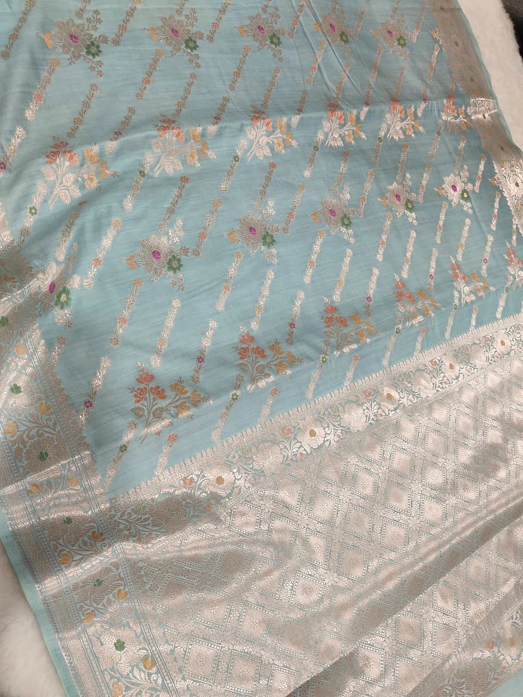 Pure Chiniya Silk Banarasi Saree | Pastel Green Zari Woven Saree from Varanasi - pallu detail of Pure Chiniya Katan Silk Banarasi Saree
