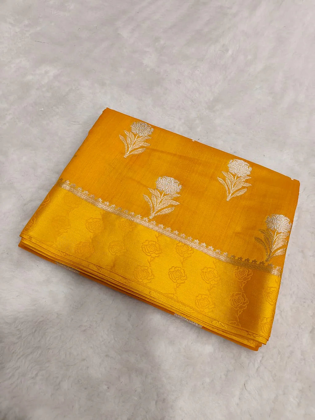 Pure Chiniya Silk Banarasi Saree with Satin Border | Zari Woven Luxury Saree - close up zari border of Pure Chiniya Katan Silk Banarasi Saree