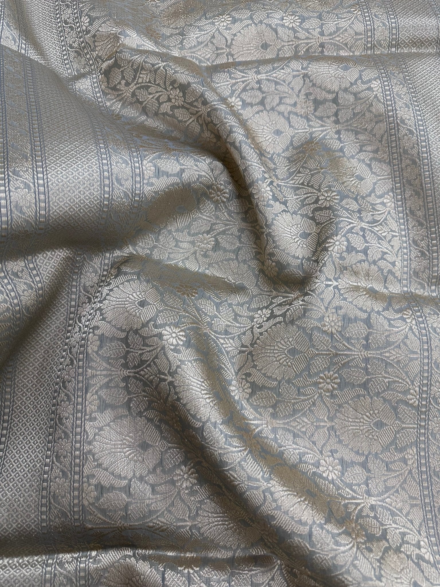 Pure Kora Silk Kadhwa Buta Handloom Saree - Katan Banaras