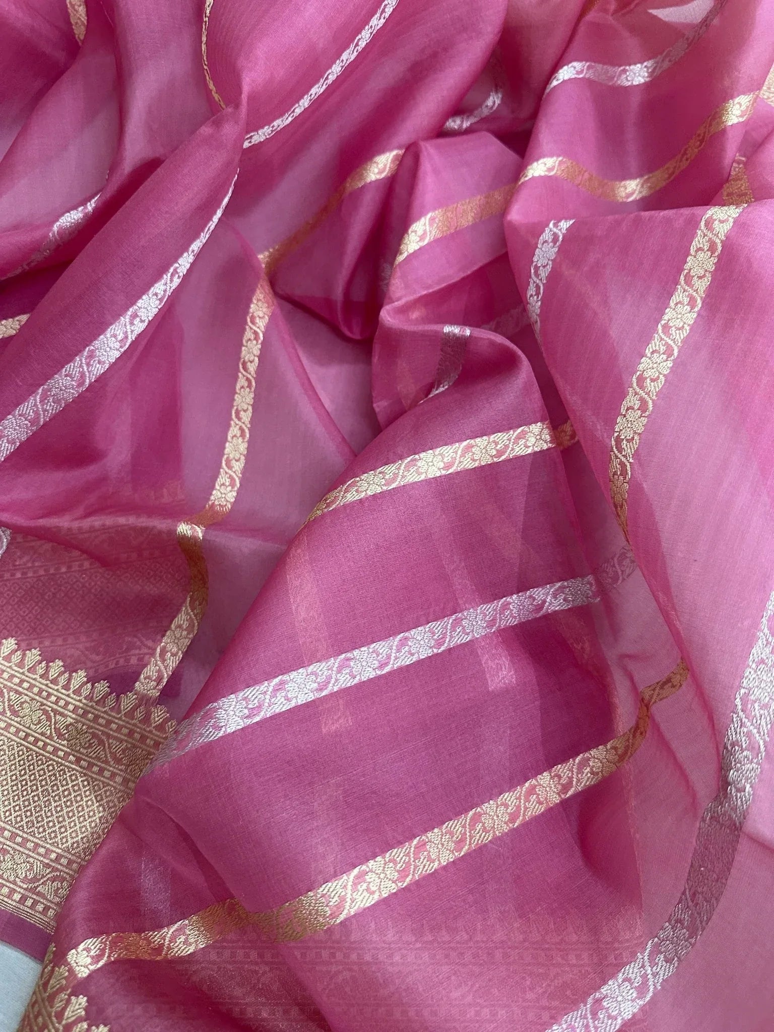 Handloom Banarasi Silk Saree with Kadhwa Buta motifs and Real Zari weaving, Rani Pink - Katan Banaras