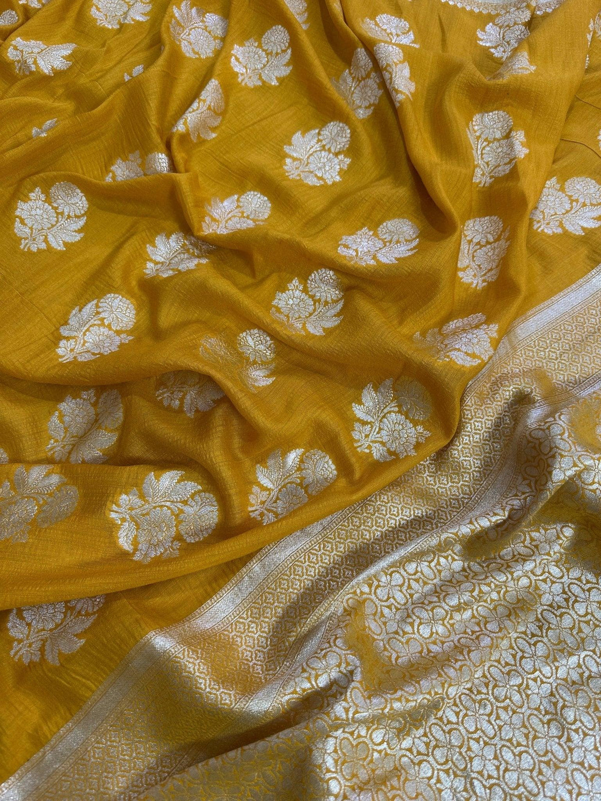 Pure Moonga Silk Banarasi Saree - Handwoven Elegance from Varanasi - Katan Banaras - border detail | Pure Moonga Silk Banarasi Saree
