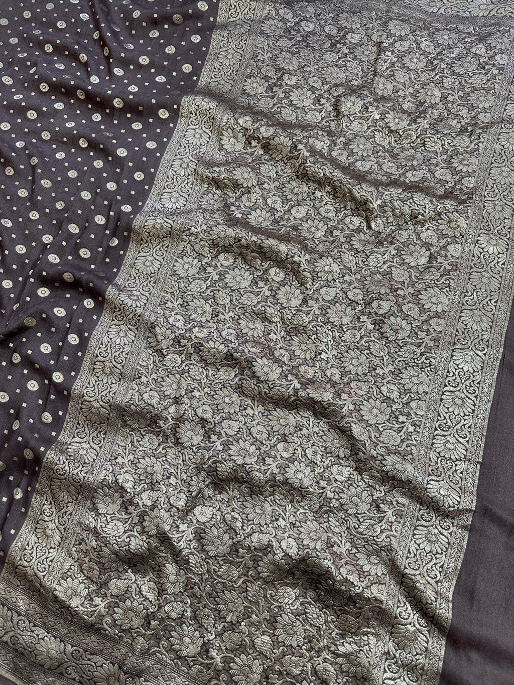 Pure Moonga Silk Banarasi Saree - Handwoven Elegance from Varanasi - Katan Banaras - border detail | Pure Moonga Silk Banarasi Saree