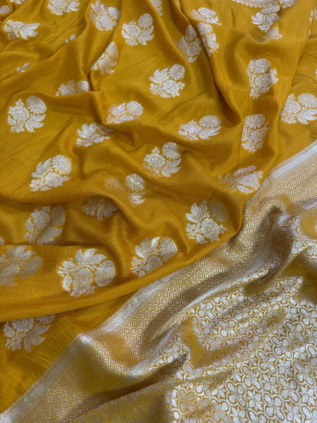 Pure Moonga Silk Banarasi Saree – Handwoven Elegance from Varanasi | Katan Banaras - Katan Banaras