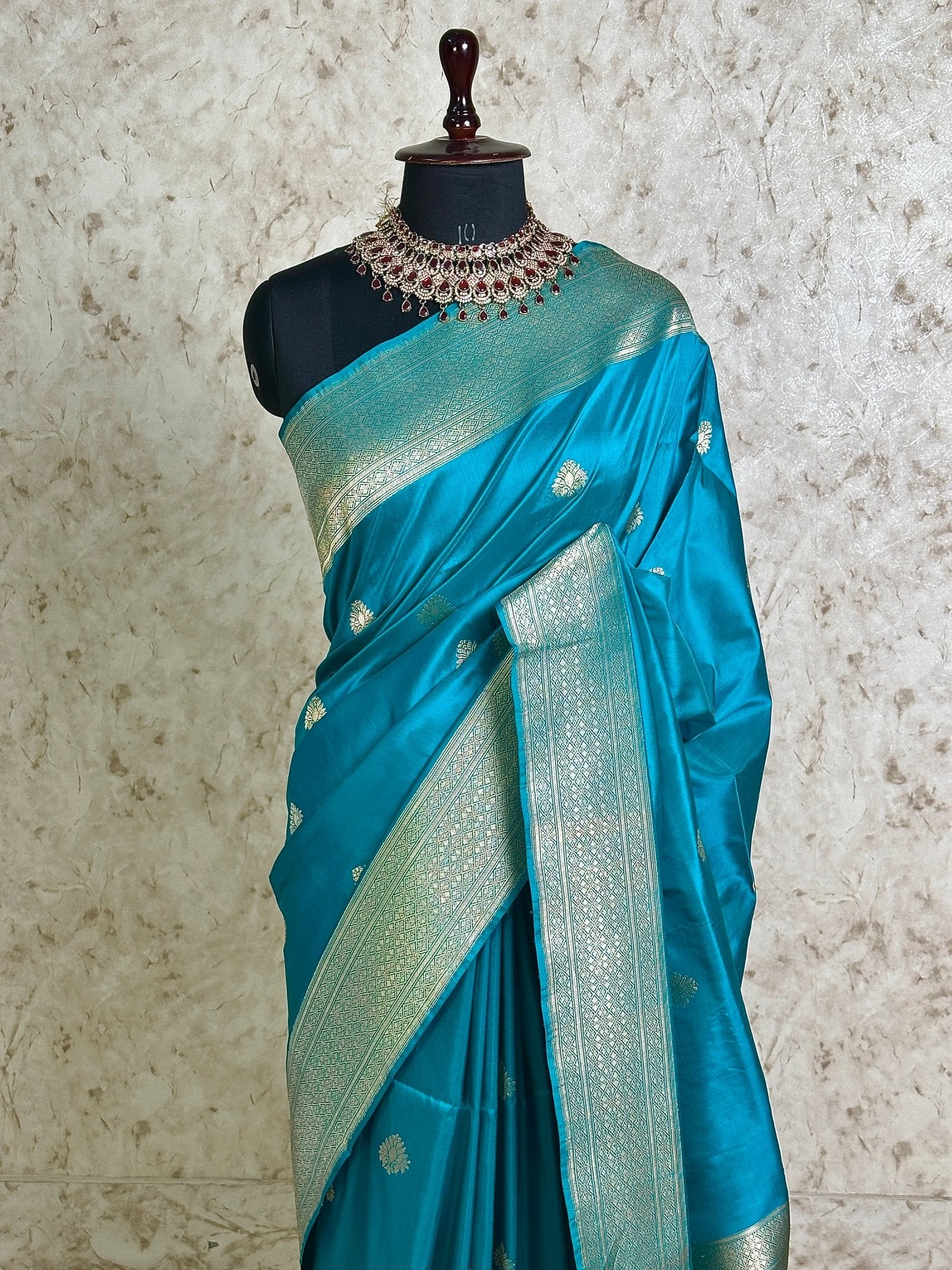 Rama Green Pure Katan Silk Banarasi Kadhwa Buta Handloom Ektara Weaved Saree with Zari Border - Katan Banaras