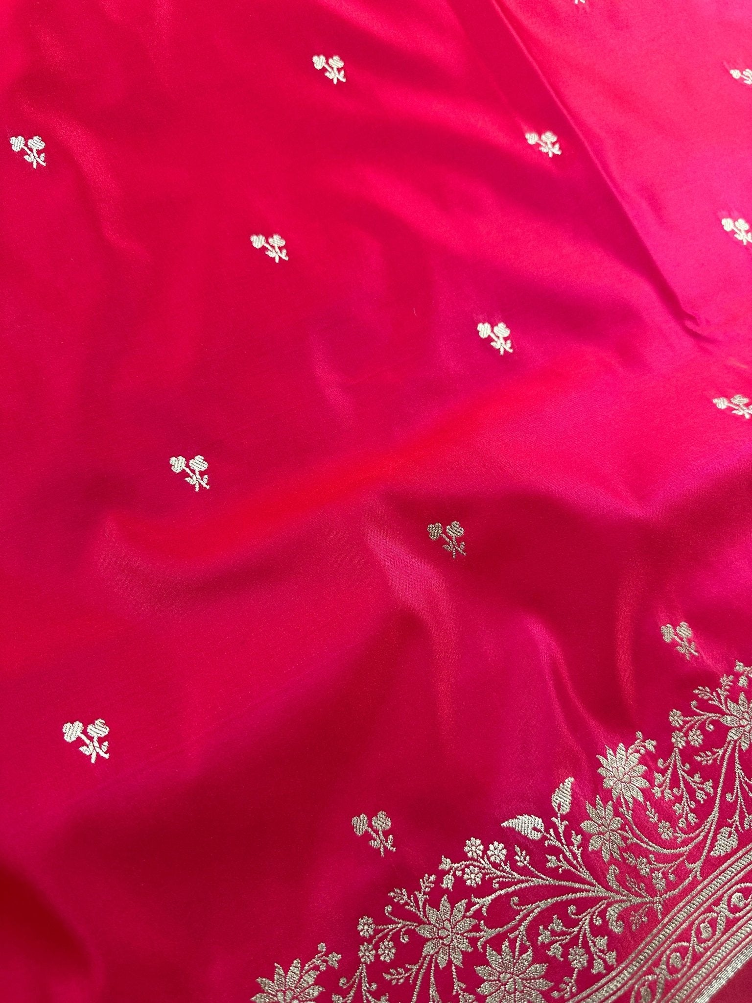 Rani Mashru Silk Zari Open Border Carry Aanchal Booti Saree - Katan Banaras