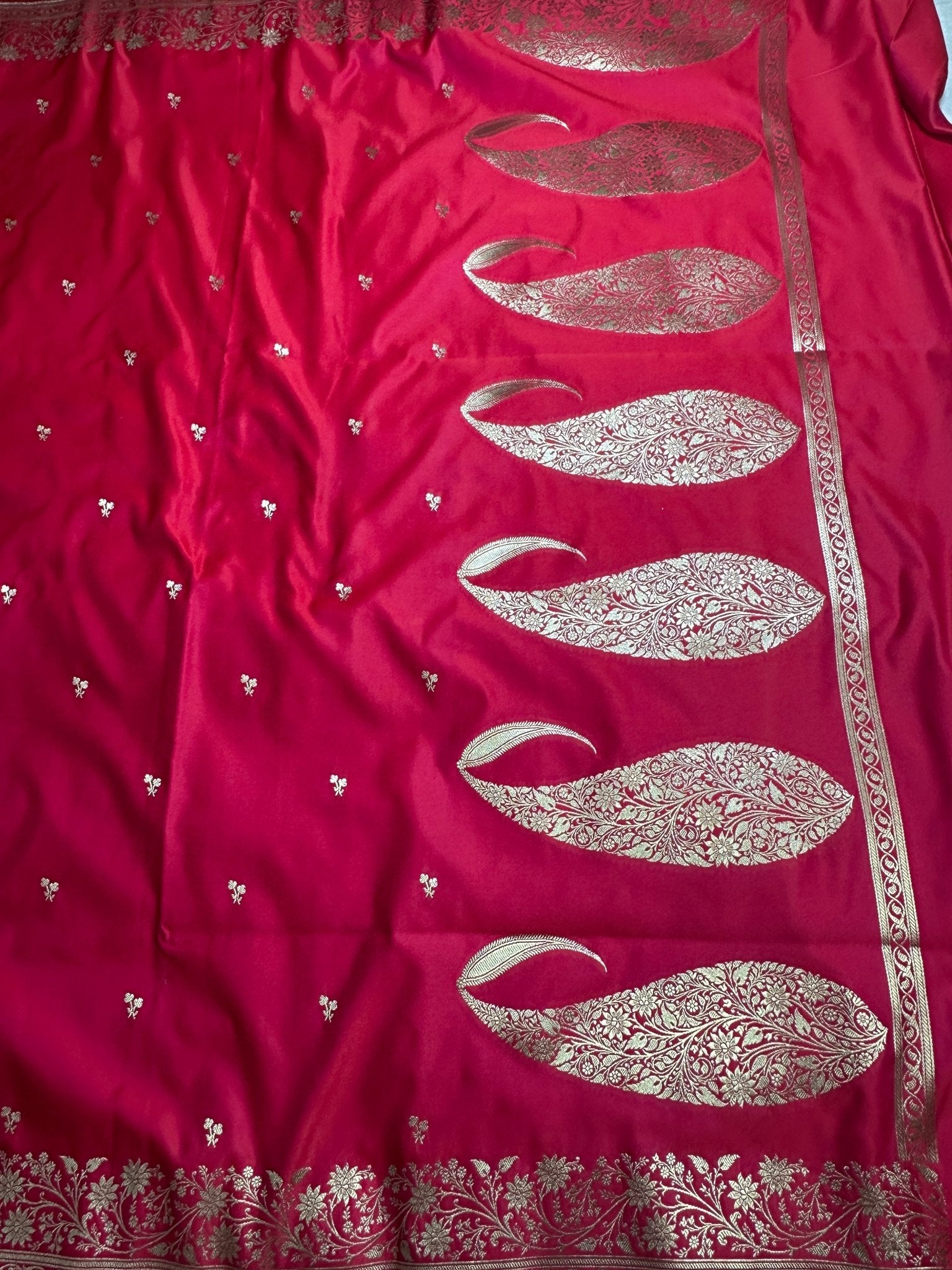 Rani Mashru Silk Zari Open Border Carry Aanchal Booti Saree - Katan Banaras