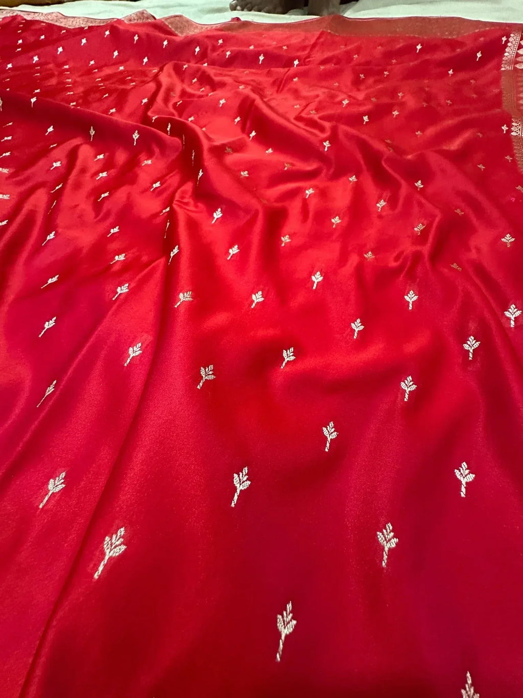 Red Mashru Silk Zari Banarasi Border Aanchal Boota Booti Saree - Katan Banaras