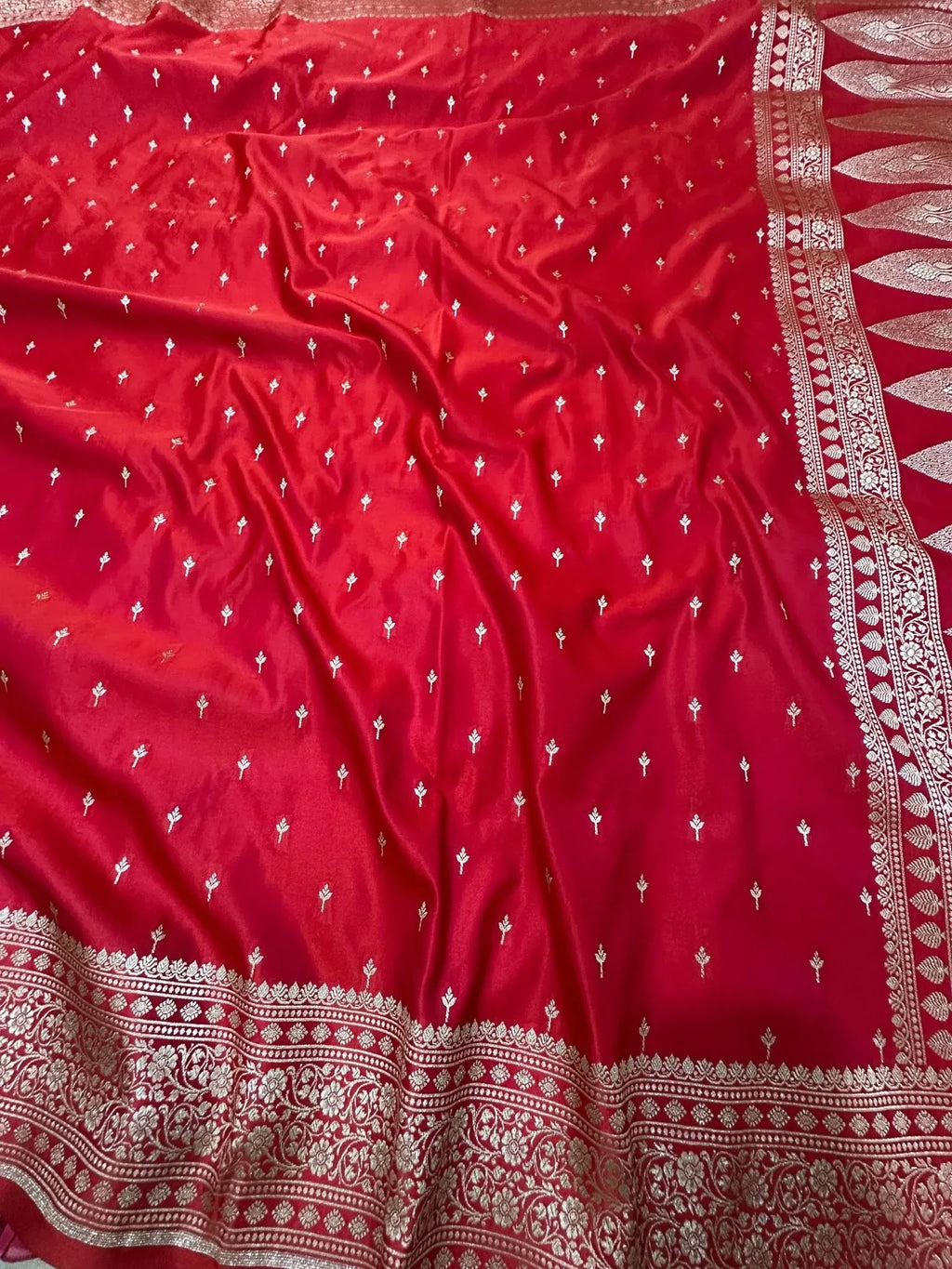 Red Mashru Silk Zari Banarasi Border Aanchal Boota Booti Saree - Katan Banaras