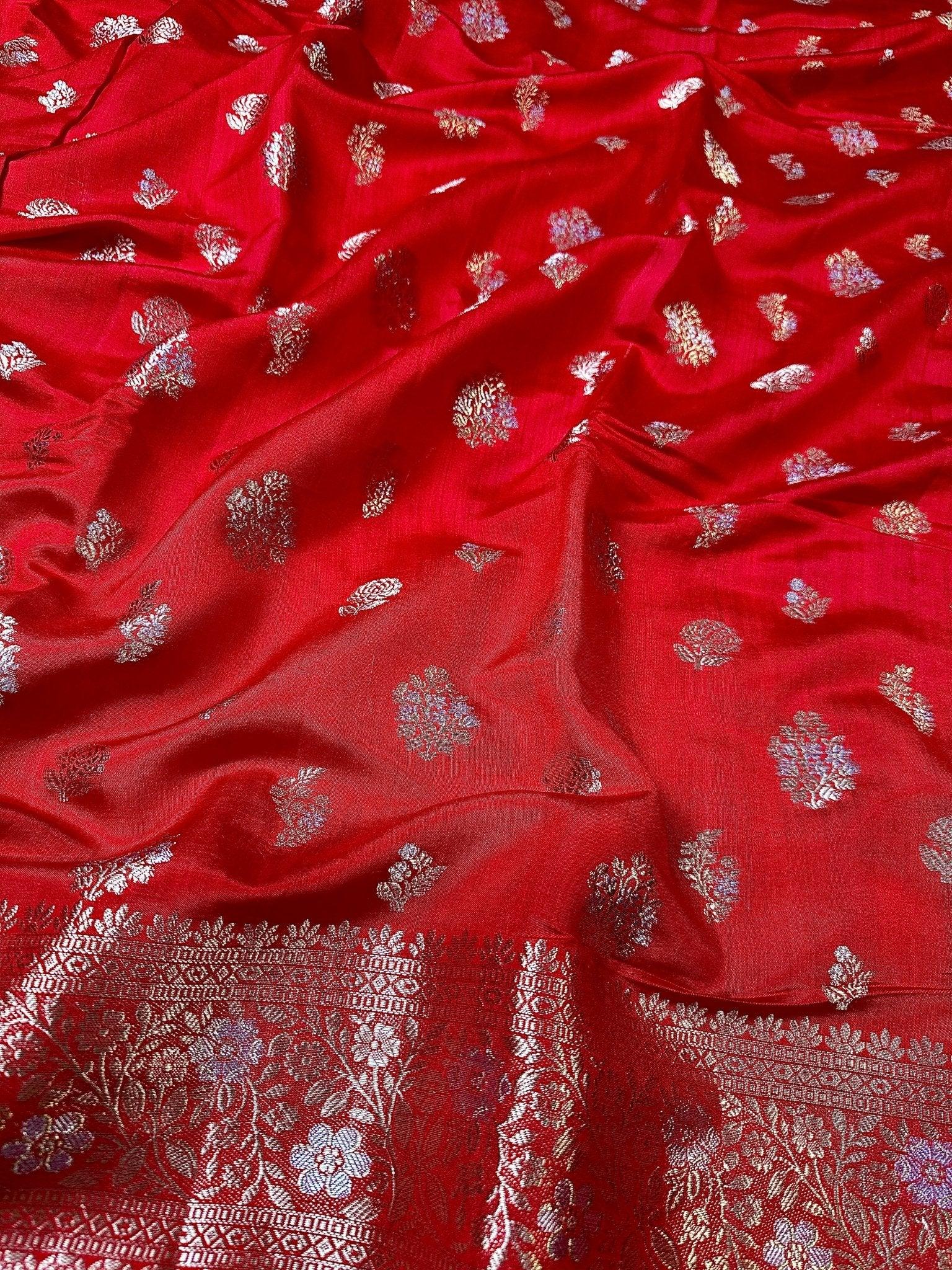 Red Pure Chiniya Katan Silk Banarasi Saree with Floral Buti and Gold Zari Border - close up zari border of Pure Chiniya Katan Silk Banarasi Saree