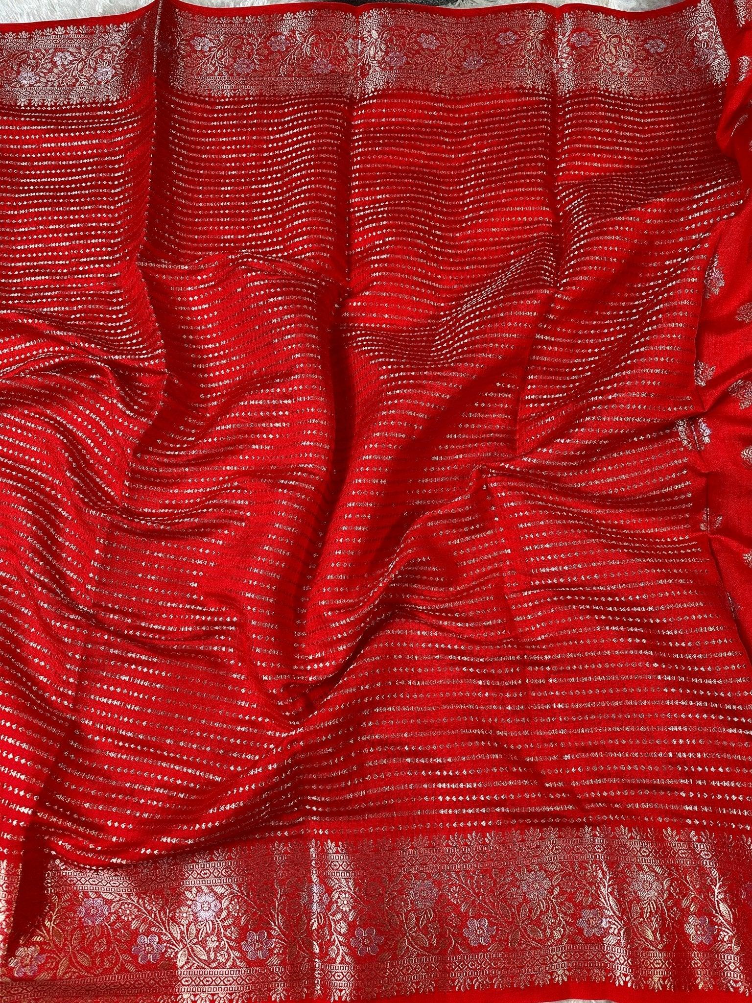 Red Pure Chiniya Katan Silk Banarasi Saree with Floral Buti and Gold Zari Border - pallu detail of Pure Chiniya Katan Silk Banarasi Saree