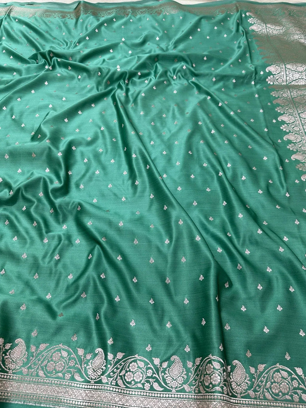 Sea Green Mashru Silk Banarasi Zari Border Brocad Aanchal Booti Saree - Katan Banaras