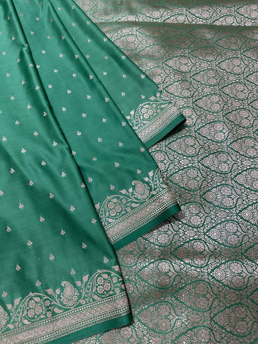 Sea Green Mashru Silk Banarasi Zari Border Brocad Aanchal Booti Saree - Katan Banaras