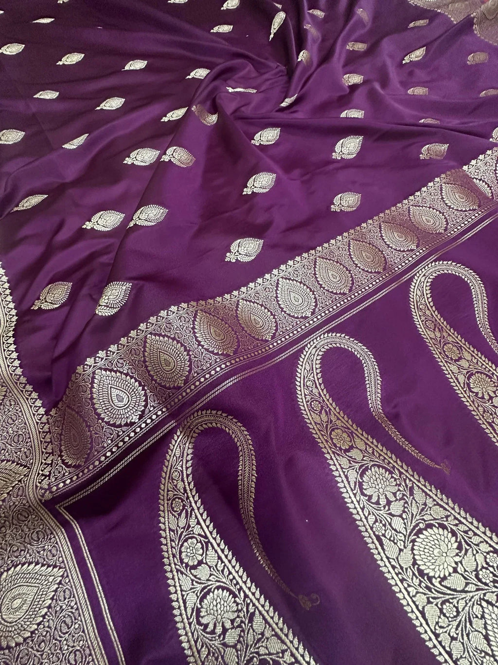 Wine Mashru Silk Banarasi Zari Border Carry Aanchal Booti Saree - Katan Banaras
